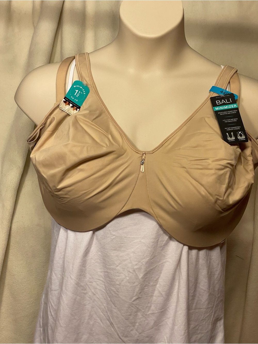 Bali Minimizer 44DDD Underwire 4-Hook Nude Bra. New with tags.